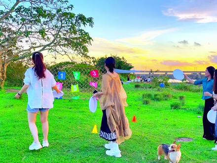 海口露营主题聚会交友派对
【活动流程】
【15:30:00-18:00】到场签到、互相结识,拍风景,吃精致下午茶☕,相互介绍熟识,喝茶
娱乐小游戏;麻将🀄、扑克牌、狼人杀、飞盘等拉近彼此距离
【18:00-20:00】精致牛排自助晚会 丰盛晚餐,吃牛排🥩喝红酒🍷还能一边唱歌享受惬意生活
【20:00-21:30】提灯夜谈聊聊大家的生活,自由的KTV环节喜欢的可以唱唱歌、跳舞嗨歌、加上打铁花与雪花喷雾的点缀氛围感拉满滚
【21:30-22:00】 活动结束,大家可以回家休息啦,告别社恐,帅哥美女多多,一起来露营吧
活动地点:北姆堆
招募人数 40人,满人截#周末去哪玩 #脱单 #同城相亲脱单 #海口脱单