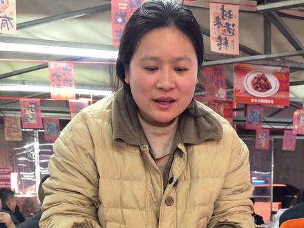 吴大宝的酱板鸭臭豆腐焖龙虾火了,我觉得搞个臭豆腐牛蛙烧龙虾会更火#女老板的日常