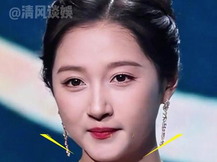 关晓彤的人脉影响力究竟有多权威?王牌家族全员力捧,宋威龙侯明昊等好友默契助阵,连导演都格外关照#关晓彤 #宋威龙 #耀眼 #影娱热点团 #内容启发搜索