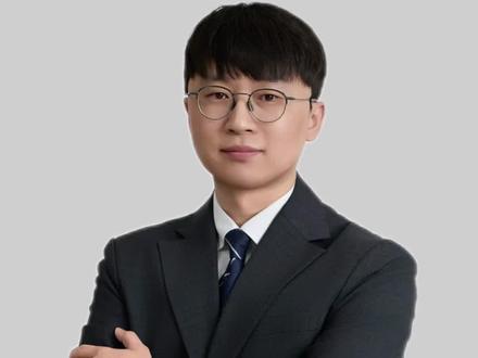 春节期间在韩国上班,能拿多少钱的工资? 虽然春节在韩国是最大的节日之一,但有些人就算是上班了,也拿不到更多的工资。相反有些人是应该拿更多的工资,却因为不懂法律没有跟老板要。 #韩国劳动法 #韩国工资 #韩国就业 #韩国工作 #韩国春节