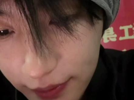 张翅|2.14直播 清唱『闺蜜』主题曲 『闺蜜』真好看,大半夜给我笑清醒了,干脆整理点直播切片吧。感觉孩子唱歌越来越好听了是咋回事。
#张翅 #张翅直播 #直播录屏分享 #糟糕和闺蜜一起穿书把反派玩儿坏了