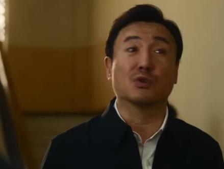 《飞驰人生3》票房破32亿,超越《我不是药神》。
由韩寒执导,沈腾、尹正、黄景瑜、张本煜领衔主演,魏翔、沙溢、范丞丞、孙艺洲主演,段奕宏特邀主演,张新成、胡先煦、李治廷、白宇帆、周政杰、高华阳特别出演,贾冰、王安宇、陈永胜、冯绍峰、郝瀚友情出演的喜剧电影《飞驰人生3》累计综合票房破32亿,超越《我不是药神》、《独行月球》、《八佰》、《我和我的祖国》,进入内地影史票房总榜22强。
高票房的电影往往因关注度较高而伴随着争议,《飞驰人生3》也不例外。有观众对《飞驰人生3》非常满意,认为赛车戏份够足,看得很爽,但也有部分观众对剧情逻辑提出疑问,或是觉得影片相对于前2部并没有明显进步,审美疲劳。#飞驰人生3 #春节档电影 #沈腾 #喜剧