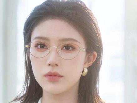 两姐妹同时嫁给两兄弟,可没想到新婚夜彼此却走错了婚房 #容量短剧婚婚逢她 #薛子祺 #向帅 #王年将成 #何田田 @野火制造