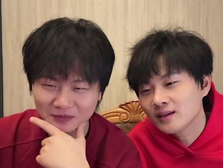 我第一次见高超红温哈哈哈哈哈哈哈哈 嘲讽包饺子的梗当年肯定是高超想的!放心你俩肯定能上春晚!谁能不喜欢这么喜庆的双子财神呀!~!#双高胎