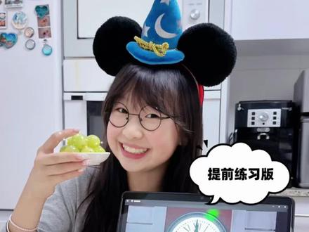 吃葡萄吃得最狼狈的一次😅#机灵姐一家 #机灵姐的成长纪念册 #西班牙 #跨年的仪式感 #人类幼崽成长计划