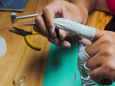 #卡西欧 修表匠师傅讲解钢带拆解!专业教程值得收藏!#手表 #diy #匠人精神 #男人玩具 #如何更换手表钢链