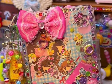 又是一本新出炉的豆豆本~
萌萌哒!!≽^ ⦁ ⩊ ⦁ ^≼#古早 #古早豆豆本 #古早便签 #昭和#手工