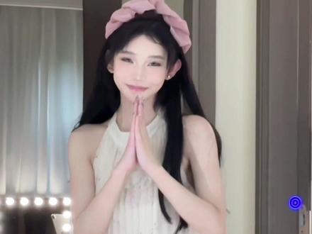 这首歌真的很洗脑 化身甜妹!#小裙子
