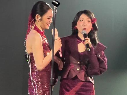 不许叫妈妈~🤫
草帽酱『风华正帽』演唱会,南京站
(我就想知道这麦架是用来碍事的吗🙄)
#邓寓君 #等什么君 #草帽酱 #音乐现场 #现场版live