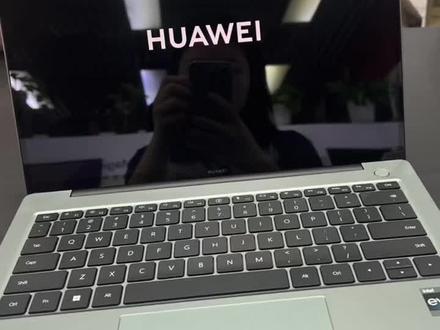 手把手教你激活新款华为笔记本!关键部分一定要认真看哦!我用文字的方式写出来哈: win11初次开机跳过联网激活方法(更新,适用新系统)
1、按下Shift+F10或者是Fn+Shift+F10快捷键调出命令提示符窗口;
2、输入oobe\BypassNRO.cmd并按下回车键;
3、步骤2完成后机器会关机重启,再次进入联网界面后进行下一步;