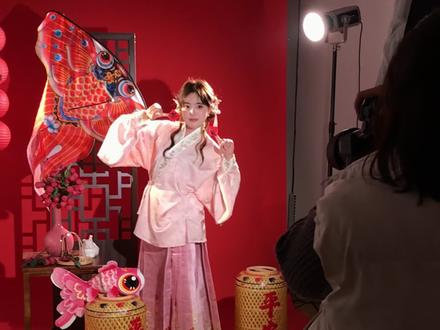 帮返乡的朋友拍了一组写真,缓解了她的容貌焦虑,原来接纳自己,是从敢于直面镜头开始的#返乡拍照 #洛阳 #春节 #洛阳约拍 #摄影