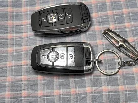 林肯Z航海家更换钥匙电池方法教程mkz冒险家mkx飞行家mkc汽车智能遥控器电子没电了什么型号如何拆卸打开安装视频教学#林肯钥匙电池 #林肯冒险家钥匙换电池 #林肯飞行家aviator #林肯航海家2023款 #林肯冒险家phev