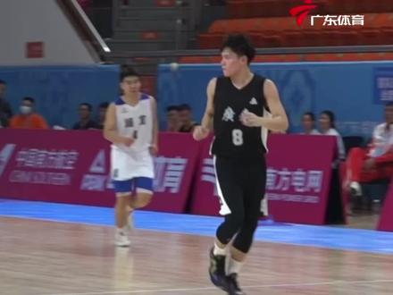 残特奥会聋人男篮A组,广东队118比48击败河北队,取得开门红。本场比赛上演扣篮的何维敦赛后表示,自己的偶像是刚刚随广东队在全运夺冠的赵睿,他也有信心向冠军发起冲击