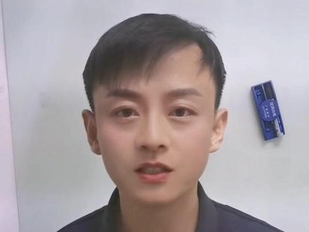 2020年在快手上发了一个视频,今天再拿出来给大家看看#沧州银行
恒大老板许家印刚被带走,网上就流传出一份恒大在各家银行的贷款明细,有坏人啊 故意带节奏,我们越乱他们越开心,大家沉住气不必担心!