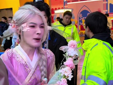 我也是听说有这回事,谁知道真的假的呢,反正手凉不行!#抖音年度神颜大赏 #在座的除了你都是幸运儿