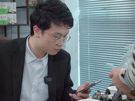 盖碗茶暗语?有人觉得复杂,有人觉得茶文化博大精深!你怎么看?#茶生活 #今天你喝茶了吗 #茶叶#盖碗茶 @抖音小助手