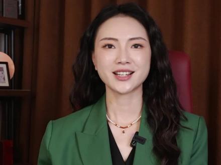 细心的姐妹可能已经发现啦,我们的暖情依兰、白兰绿乳两只精华油“偷偷”做了升级,希望这个小小的优化,能让你们用起来的体验更好!#升级 #包装 #依兰 #手油 #于木子专注精油护肤