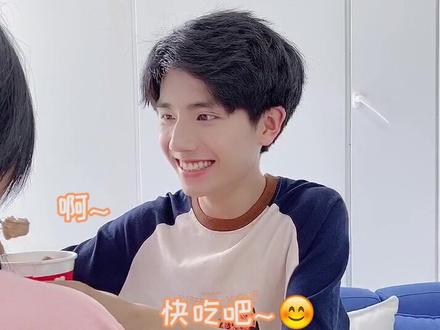 miamiamia~晚晚小朋友有没有好好吃饭呀~@林晚晚