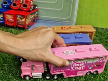 迪士尼皮克斯汽车拆箱评论_闪电麦昆,Tow Mater