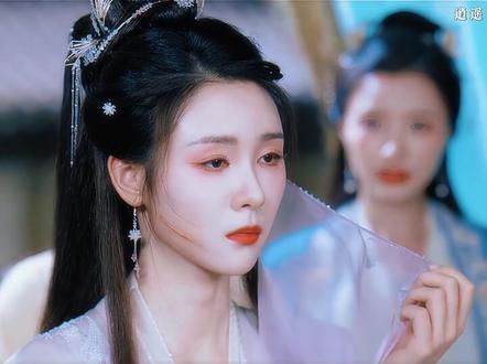 秉烛官配翩翩出场,秉烛当众替翩翩说话,翩翩对秉烛产生好感#热剧推荐 #抖音看好剧 #电视剧名场面