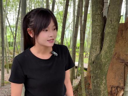 竹林里的竹子长大了,砍回去做个竹筒饭吃,很清香很清甜,好吃!#竹筒饭 #农村美食 #我的乡村生活 #三农 #记录真实生活