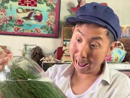 #记录我的农村生活 #怀旧美好时光 #童年回忆 #黑白电视 松针真的能做出汽水而且跟某碧的味道差不多!不信你也试试!