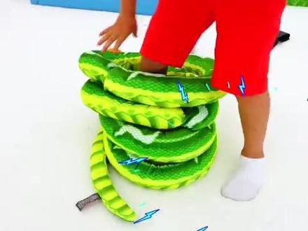 搞怪兄弟弗拉德与尼基为了糖果帮助妈妈#搞怪兄弟弗拉德与尼基