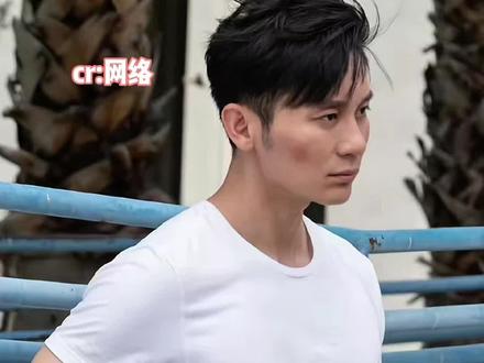 谁说李晨老的,这大黑牛的力量感从来没掉线过好吗!#李晨 #花小龙 #健身 #花小龙带李晨自律的一天