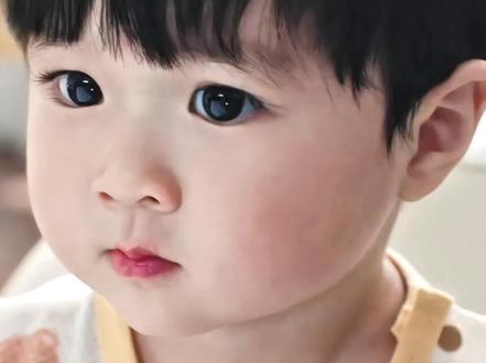 “看来小宝已经认可小叔这个爸爸了”#韩剧新剧 #卢正义 #裴仁赫 #给你宇宙 #电视剧推荐