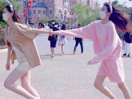 #双镜 出去玩当然要拍甜甜的照片啦!#张楠 #孙伊涵