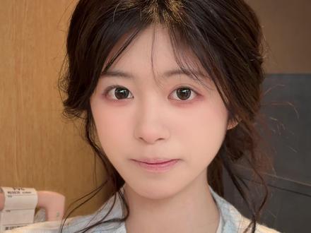 姐姐平时都化这么浓的妆吗#吴双茹 #吴秋茹 #姐姐平时都化这么浓的妆吗 #塑料姐妹花