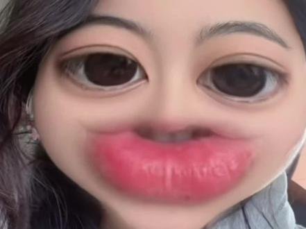 我很不认可有些三代团粉说他们就应该大型团出道,因为实力差距摆在这里那TOP五个人就是最应该成团出道的,而且出道一年很多口碑也是五小登自己努力出来的,所以不应该否定他们这一年多的努力。同时,有些团毒说的割席我觉得也没必要,因为他们再怎么说也是做了那么多年的好朋友,关系好有互动很正常,族综也只是在新音这种本来就所有人聚在一起的时间抽几天拍的,不耽误整体的团行程,能让他们放松放松挺好的,所以没必要强烈要求割席。还有就是只要是喜欢族综的都不应该去全盘否定橹穆,尤其是三代团粉,因为没有橹穆这盘醋那公司根本不会包这盘饺子。我个人认为一年一次族综是利大于弊的,可以让三代聚在一起,TOP努力出圈,青梅果吃饭,四代学习一下怎么更好的去制造综艺感,然后让粉丝看热闹。
以上仅代表个人观点,如果需要的话我们可以一起讨论。任何辱骂/恶意诋毁孩子的评论我都会删掉。理性讨论,制造和谐家园。
#top登陆少年 #七匹狼 #tf四代 #时代峰峻