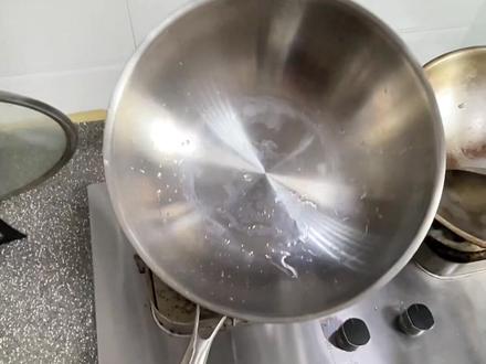 收到瑞安妞妞不锈钢锅使用后发现发黄?这些人依然觉得还是锅的问题,还打算退货再买99元的瑞安传家锅#瑞安妞妞 #瑞安传家锅 #不锈钢炒锅