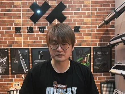 带你参观贾逸可工作室!超多合成器、原创设计乐器音频试玩和介绍!#合成器 #midi #midi键盘