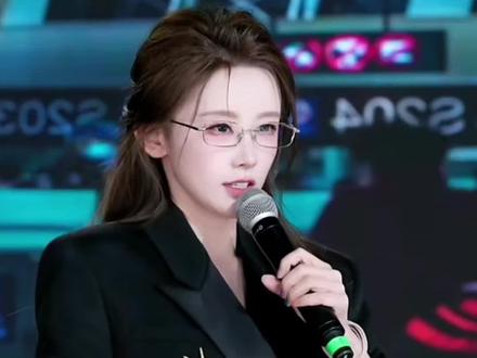 老演员了还笑场哈哈#王杨 #花小龙 #龙王夫妇 #自律传媒 #lw女团