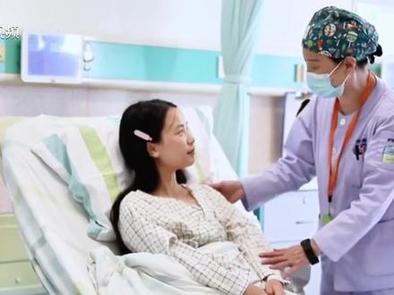 住院没人照顾怎么办?24小时“免陪照护服务”来了!如何收费? (视频来源:《新闻周刊》)