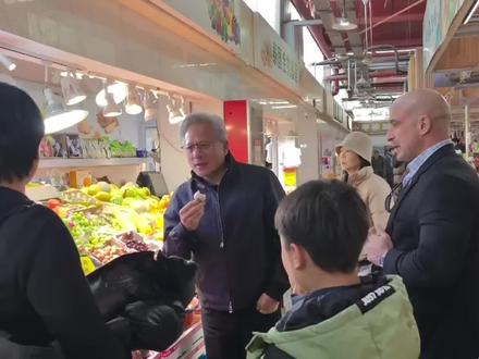 黄仁勋空降上海!从车库穷小子到万亿芯片大佬,他的逆袭比爽文还狠#黄仁勋 #英伟达 #创业故事 #励志正能量