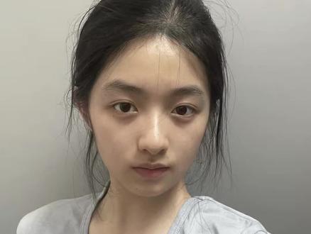 豆包还是太权威了,慵懒风写真教程指令来喽#豆包ai #豆包出大片有两把刷子 #氛围感拍照#豆包p图指令 #爆改反差