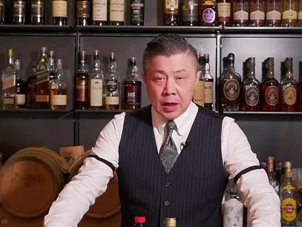 米兰都灵Milano Torino 在有美国佬和尼格罗尼之前!都在喝的米兰都灵!可谓是经典中的经典鸡尾酒呀!#调酒师 #鸡尾酒 #米兰都灵 #酒吧 #调酒教程