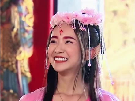 男子为了救地上的毛毛虫,差点毁了一朵小兰花#民间故事 #神话传说 #宅家dou剧场