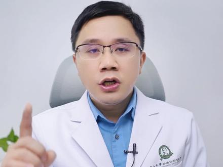 静脉注射脂肪乳能治疗反复种植失败吗?
临床上有一种静脉注射脂肪乳(IVI)的方法,UU经常问这种方法能否改善反复种植失败(RIF)呢?这是一篇英国的研究者发表的系统性综述,主要是探讨IVI能否改善RIF患者的临床妊娠结局,该综述共纳入5项随机对照(RCT)研究,共843患者的研究数据。
分析的结果显示,静脉注射脂肪乳对RIF患者的临床妊娠率并没有显著的改善作用。
而且,静脉注射脂肪乳对RIF患者的活产率也没有显著的改善作用。
此外,静脉注射脂肪如有可能导致肝脾肿大、黄疸、胆汁淤积、脂肪过载综合征等副作用,2023年ESHER指南并不推荐采用静脉注射脂肪乳的方法治疗反复种植失败。 #试管移植 #反复种植失败 #涨知识 #健康咨询来小荷 #科普