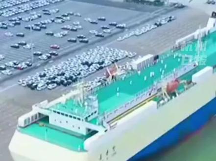 海南封关,#120多万元卡宴只要60万元!但个人消费者无法购买。请警惕代购骗局。#主播说新闻