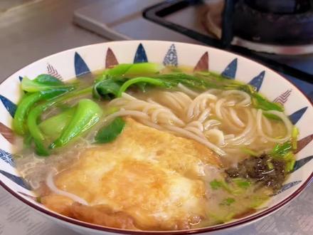 煮一碗清汤面😋越长大越喜欢这一口#清汤面 #面条 #懒人饭