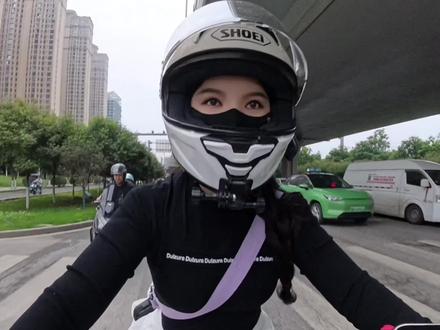 小小9号,拿捏拿捏 #机车 #女骑 #春风675nk
