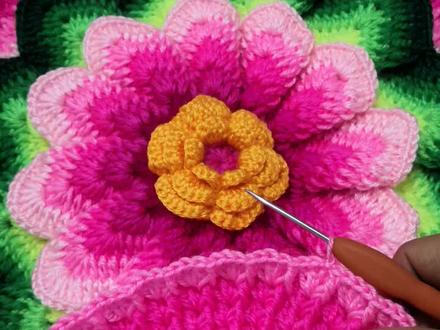 莲花做垫编织教程更新了#新农人计划#农村手艺#农村匠人#编织#手工##抖出我的艺术 #创作者扶持计划 #针线活 #手工匠人 #十字绣 #手艺人在抖音 #织补 #手工制作 #纯手工编制 #毛线编织 #钩针编织 #刺绣 #传承手工编织 ##喜欢就关注我吧#手工编织零基础教学 #纯手工打造