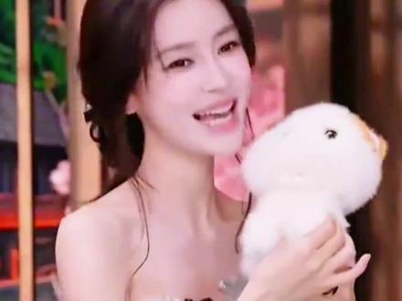 陈赫给baby直播间刷了30万礼物,这事儿你怎么看? #陈赫 #杨颖 #明星背后故事