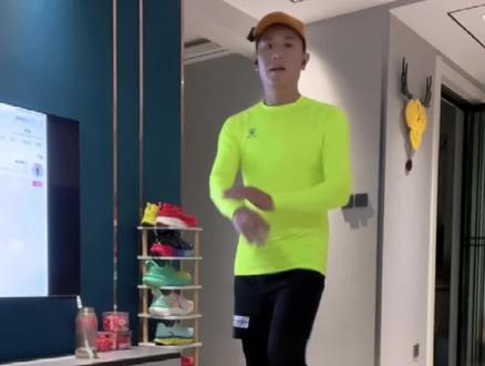 跳绳前热身跟练版 加入24组跟练合集 方便没有时间跟直播打卡的小伙伴 记得跟全程哦#小熊跳绳 #暴汗燃脂瘦全身 #跳绳减肥