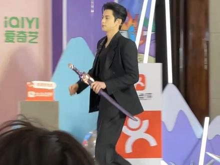 王鹤棣、刘耀文兄弟神同步这一块#宇宙闪烁请注意爆笑发布会 #宇宙闪烁请注意 #王鹤棣 #刘耀文 #神图