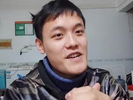 鳝鱼怎么区分公母?农村小伙告诉您#鳝鱼 #黄鳝 #科普 #冷知识 #邢者 @抖音小助手