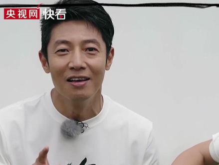小尼意外受伤暂离现场 小撒对着镜头给小尼“真诚道歉” #你好生活